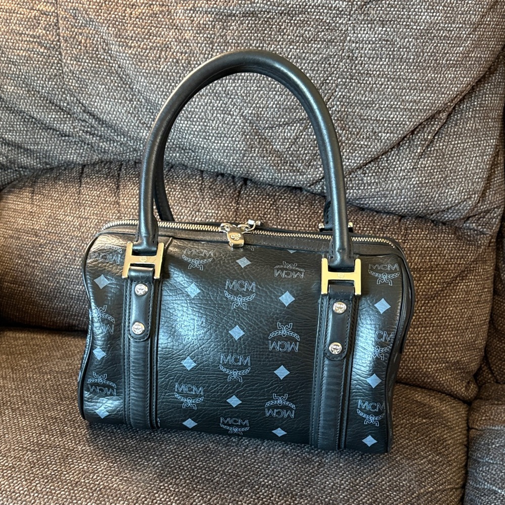 MCM Visetos Black Boston Bag and Logo Charm - Picture 3 of 11
